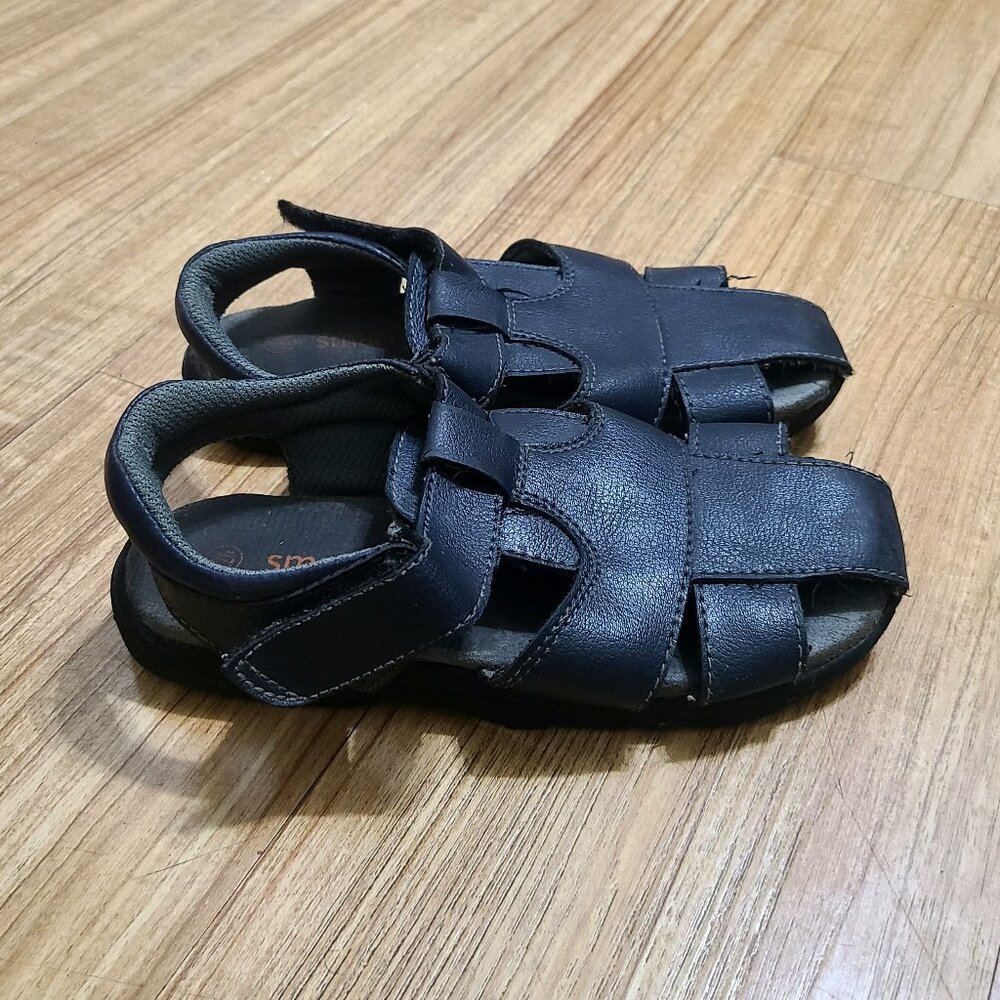 Kids Black Closed‑Toe Sandals - Size 12.5